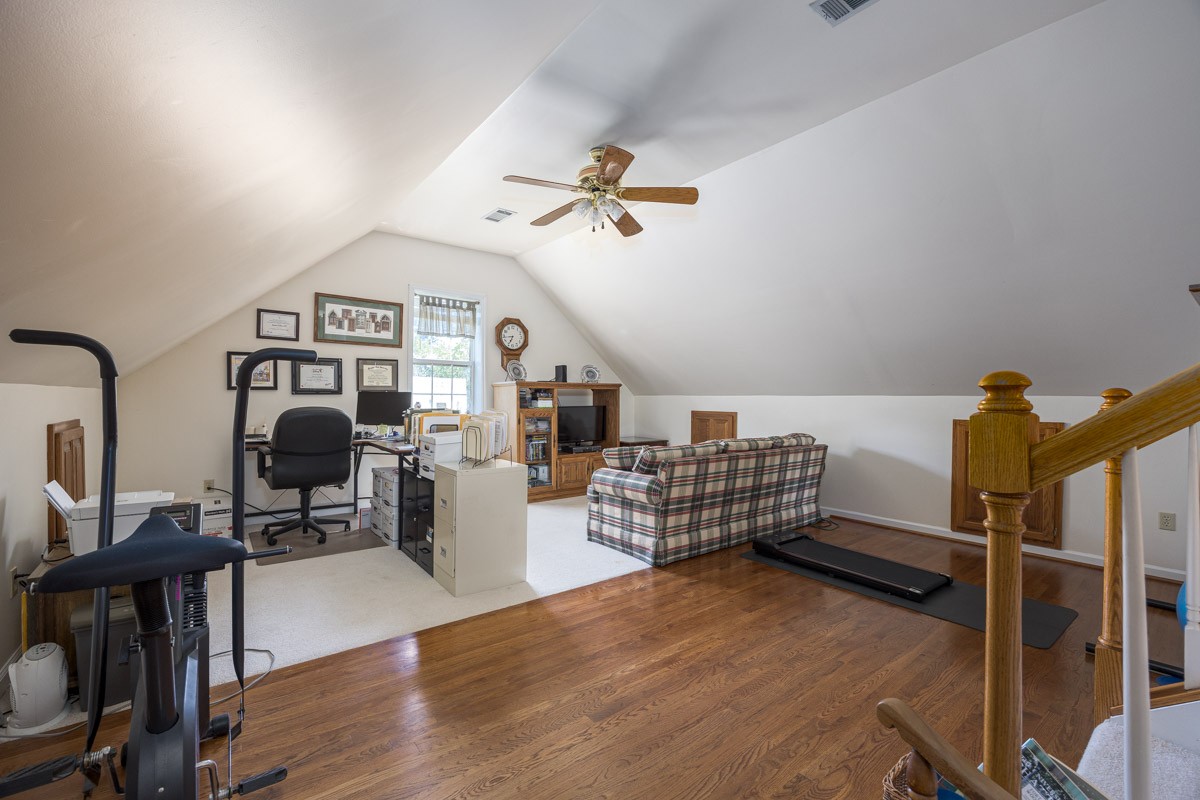 2858 Iroquois Dr