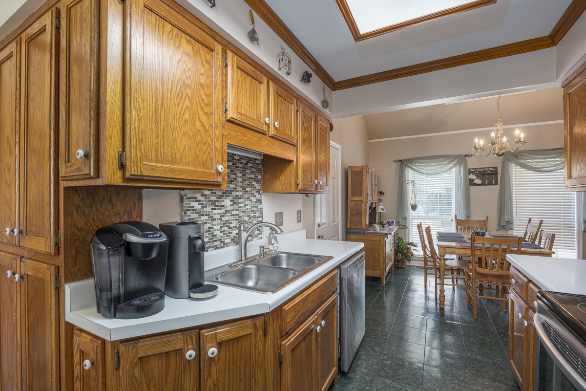 2858 Iroquois Dr