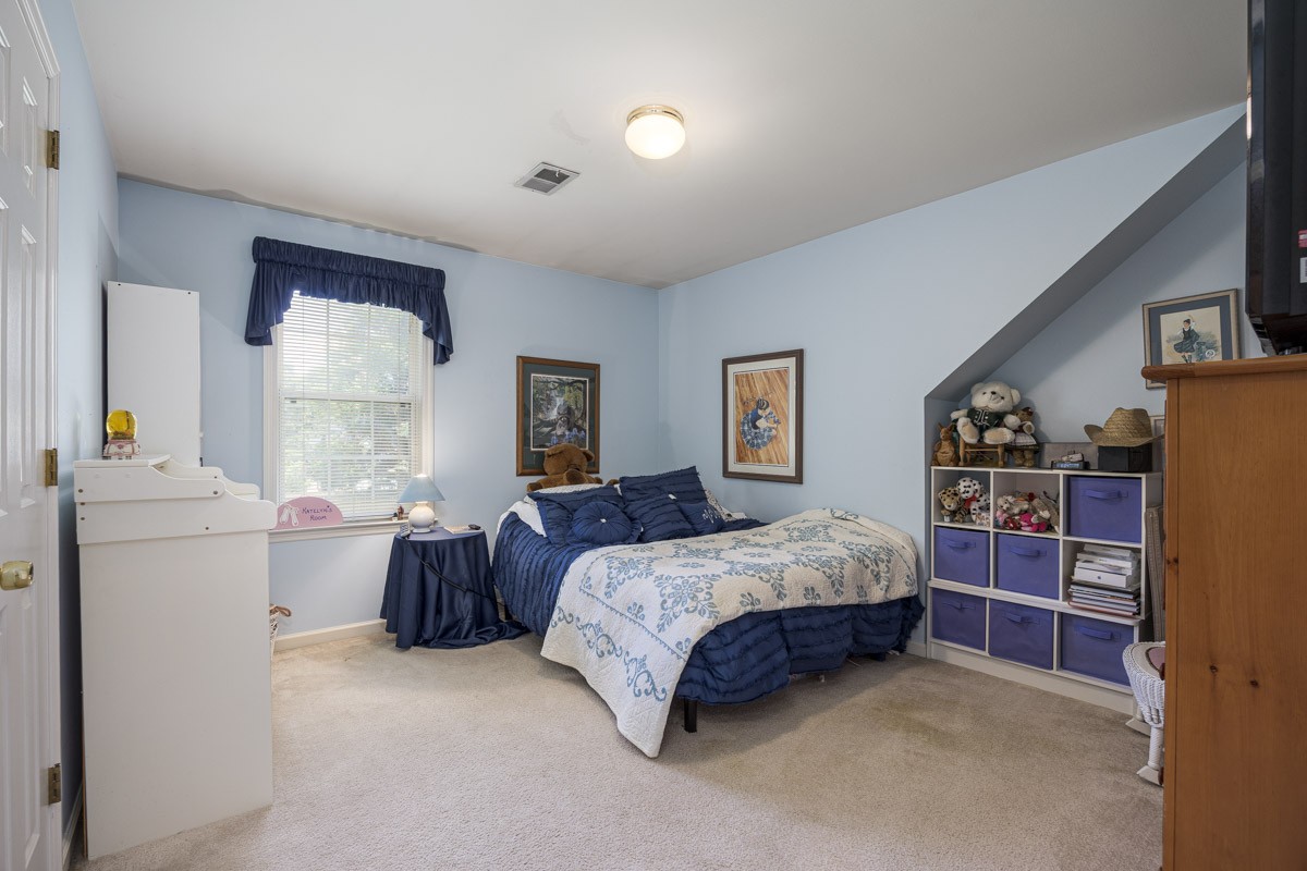 2858 Iroquois Dr