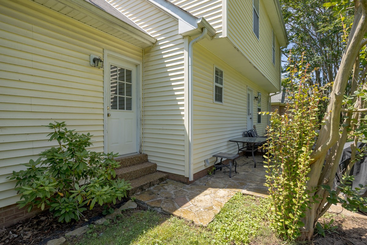 2858 Iroquois Dr