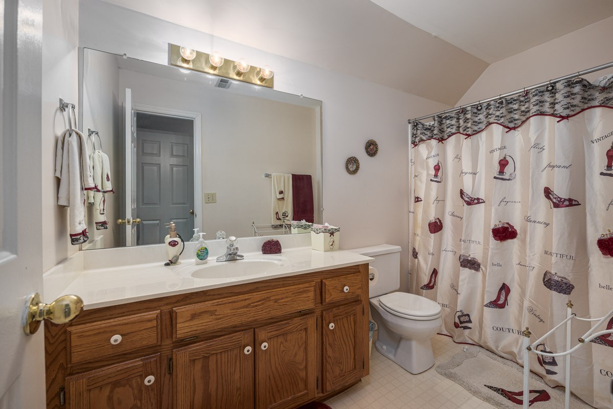 2858 Iroquois Dr
