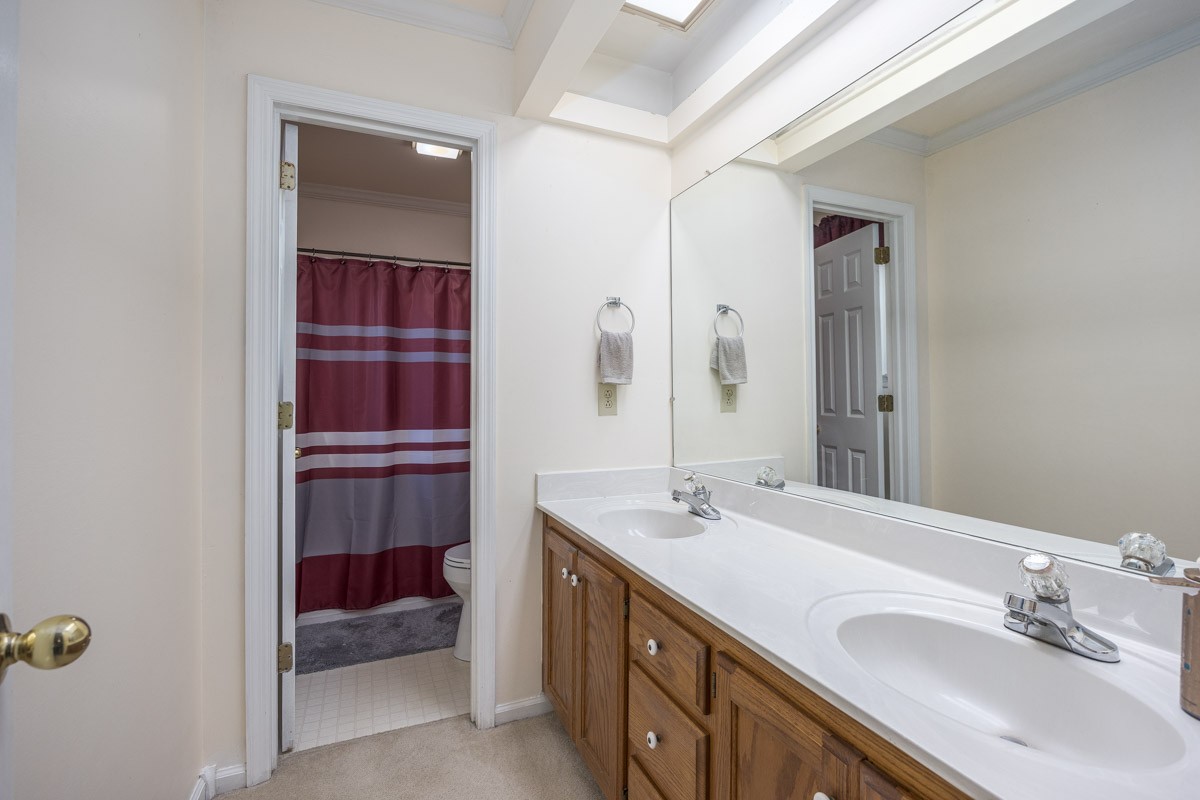 2858 Iroquois Dr