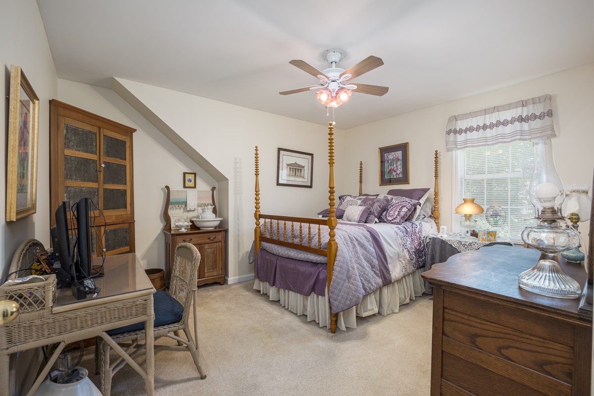 2858 Iroquois Dr