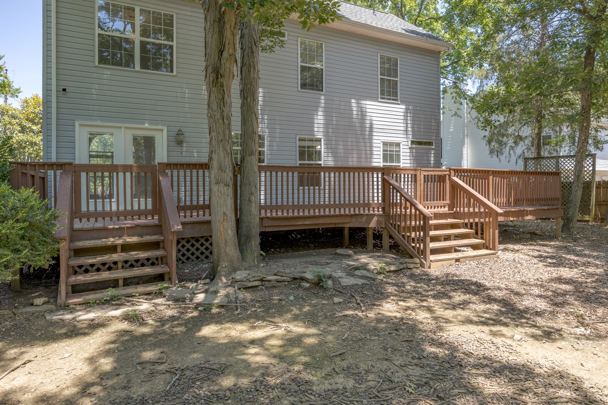 107 Ella St