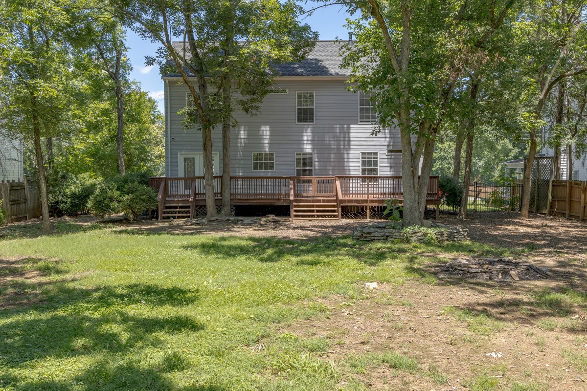 107 Ella St