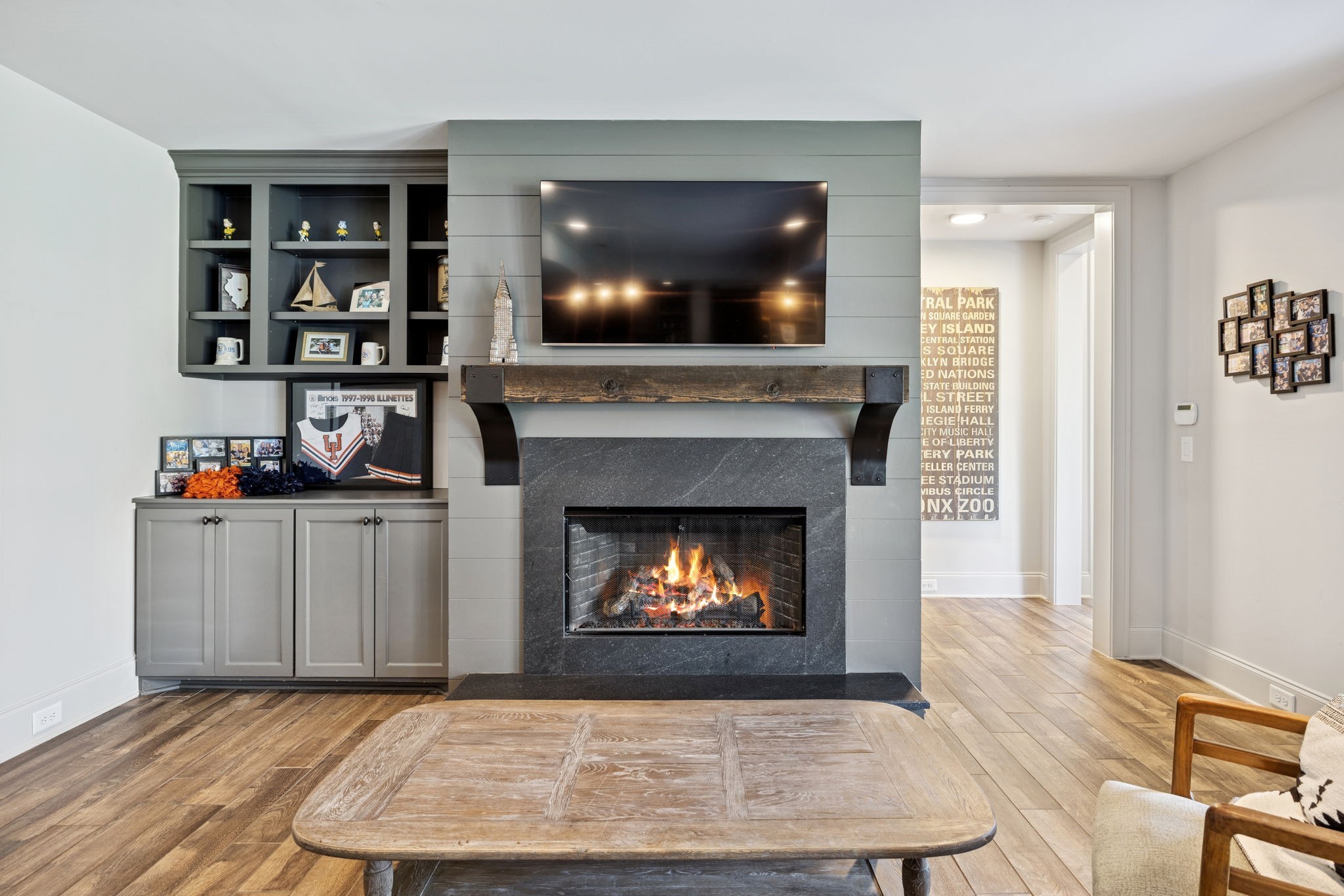 1542 Amesbury Ln