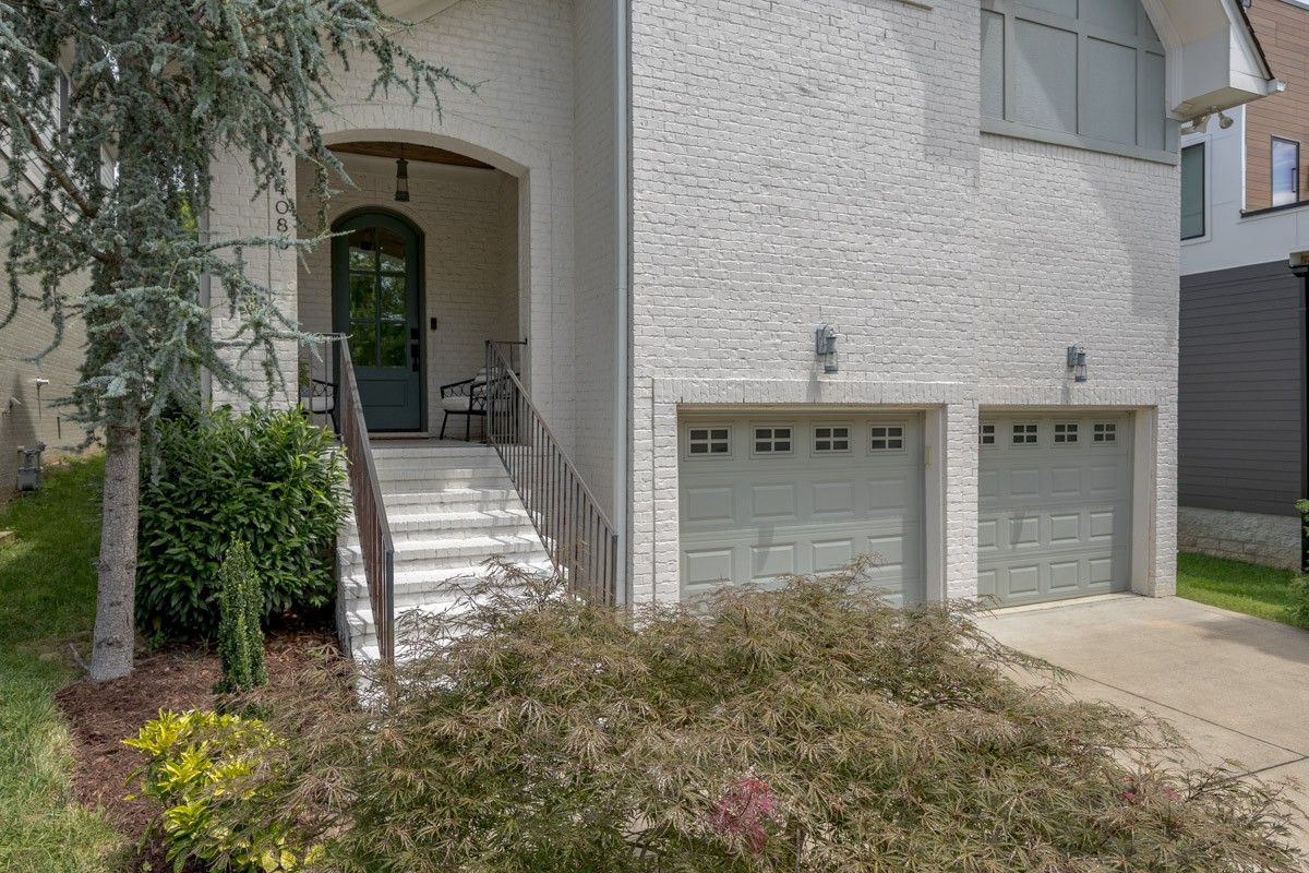 4408B Lealand Ln