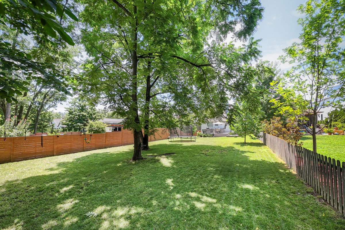 4408B Lealand Ln