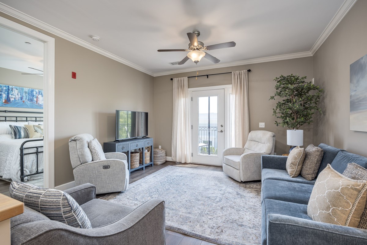 6051 Rural Plains Cir Unit: 202