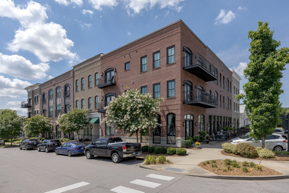 6051 Rural Plains Cir Unit: 202