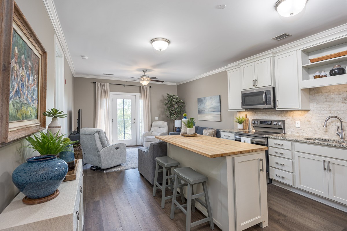 6051 Rural Plains Cir Unit: 202
