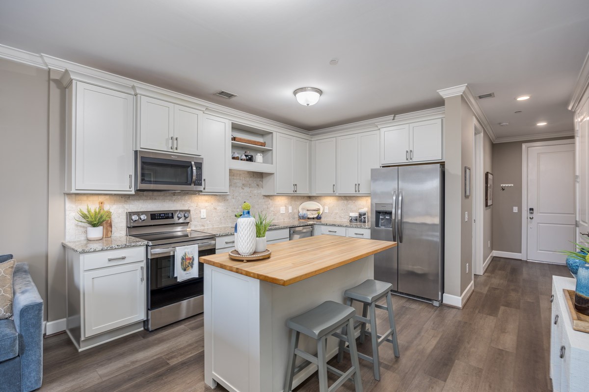 6051 Rural Plains Cir Unit: 202