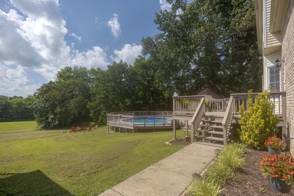 1376 Hunter Road