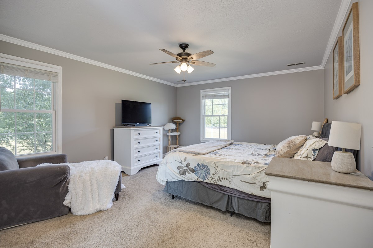 1376 Hunter Road
