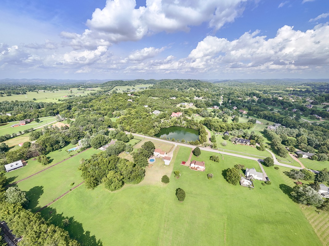 1376 Hunter Road