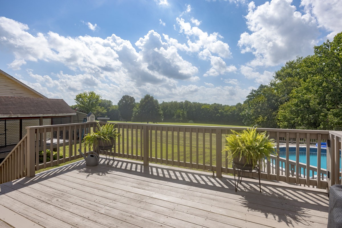 1376 Hunter Road