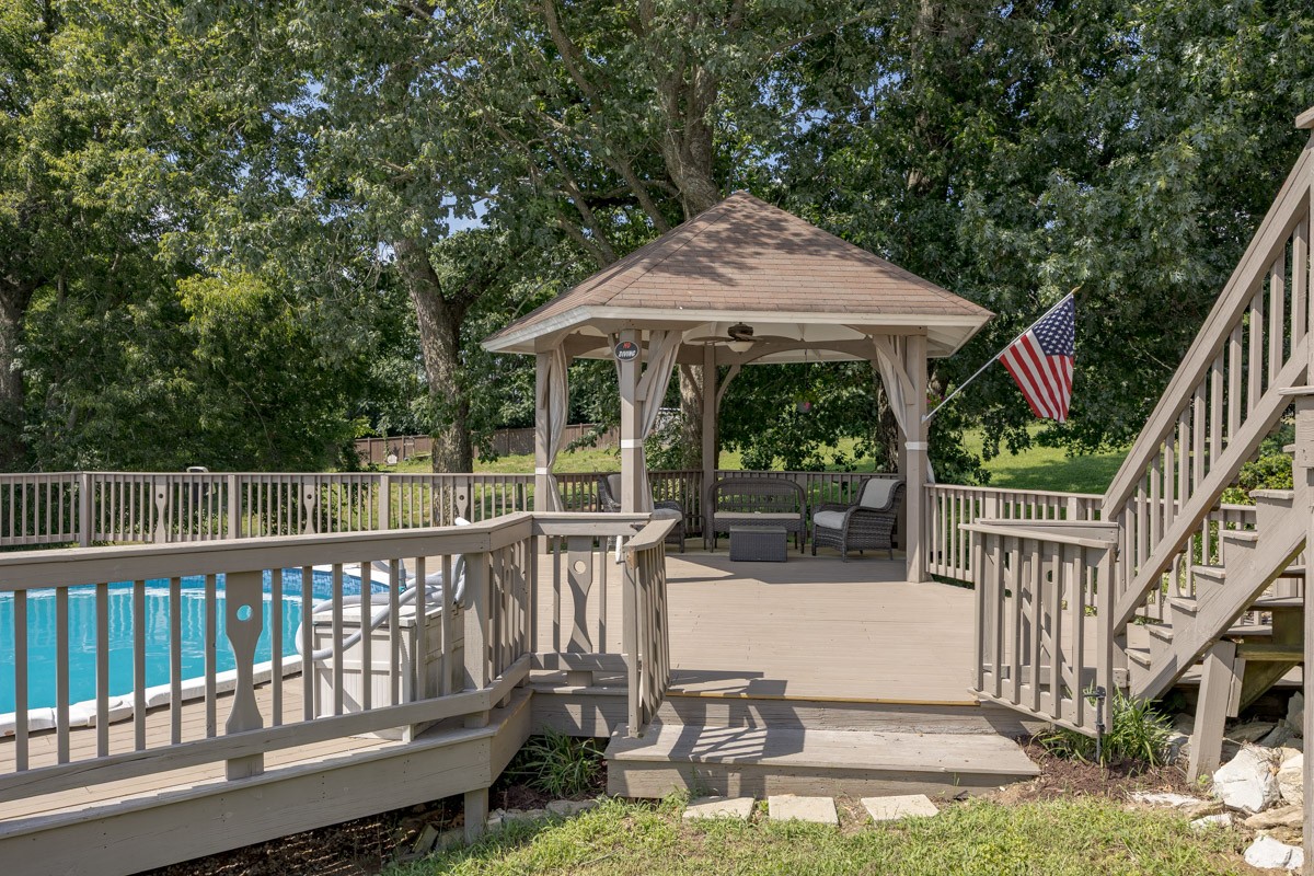 1376 Hunter Road