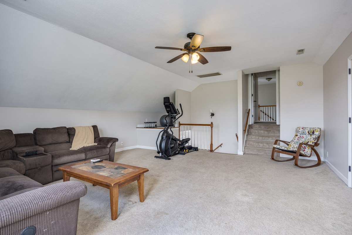 1376 Hunter Road