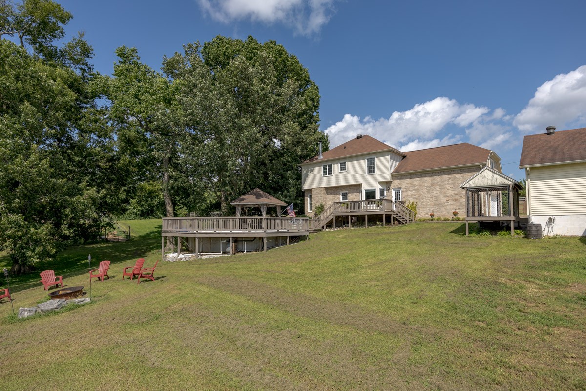 1376 Hunter Road