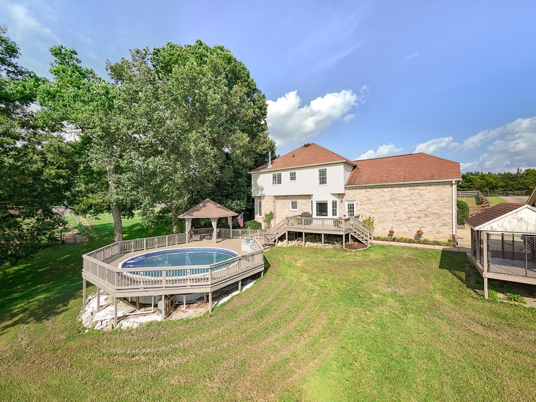 1376 Hunter Road