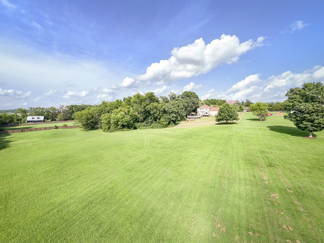 1376 Hunter Road