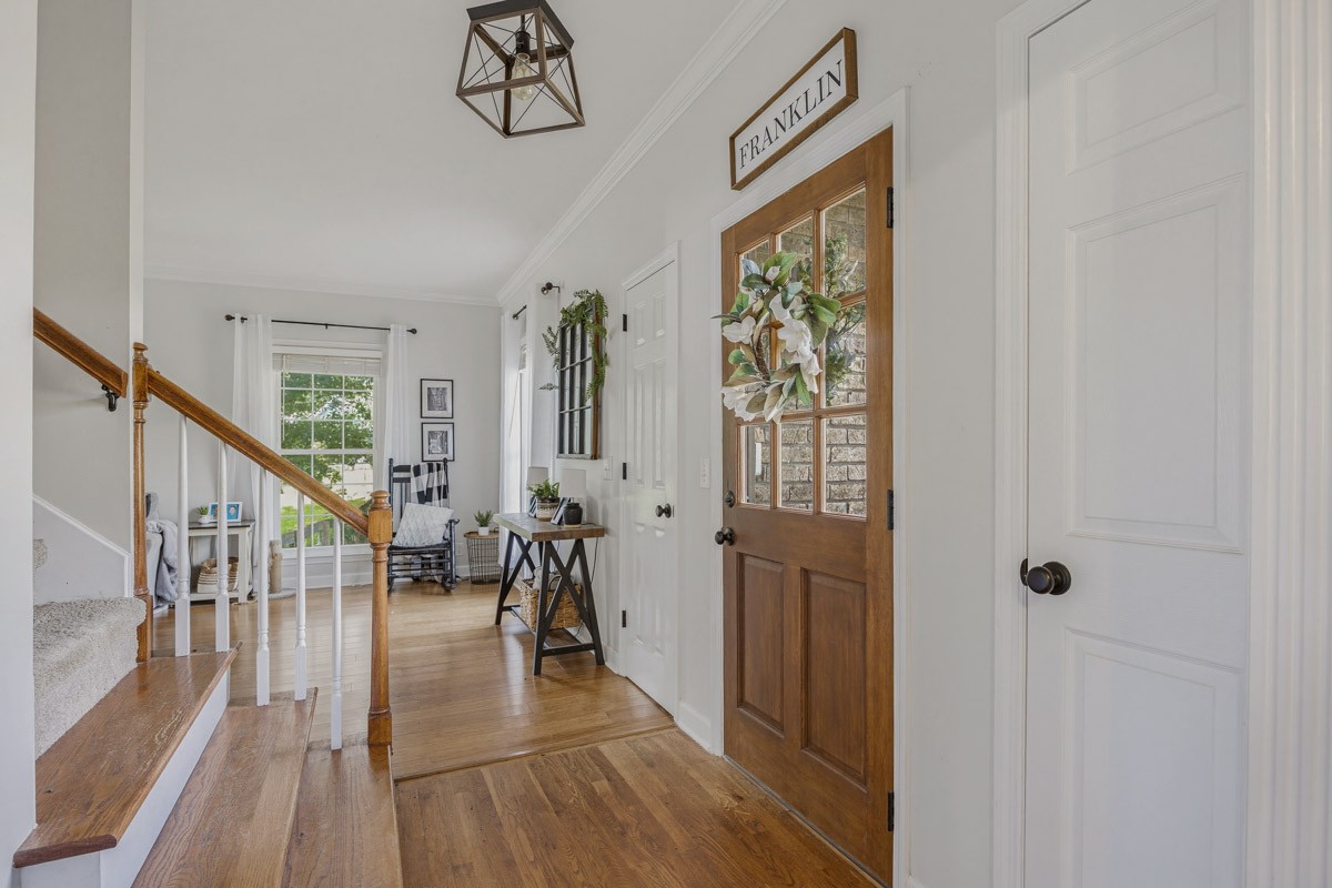 1376 Hunter Road