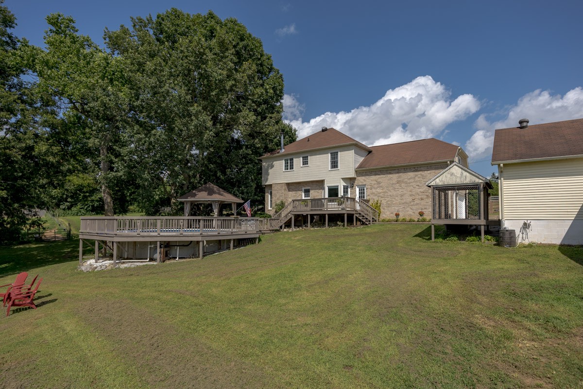 1376 Hunter Road