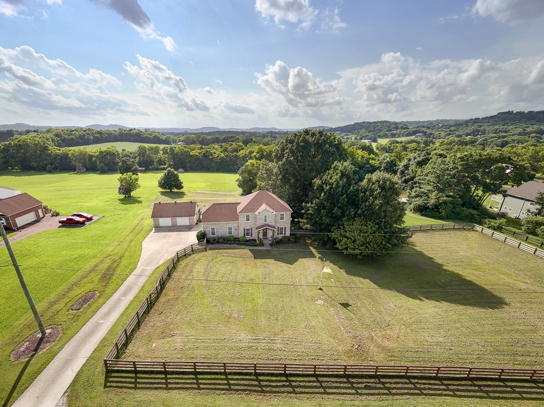 1376 Hunter Road