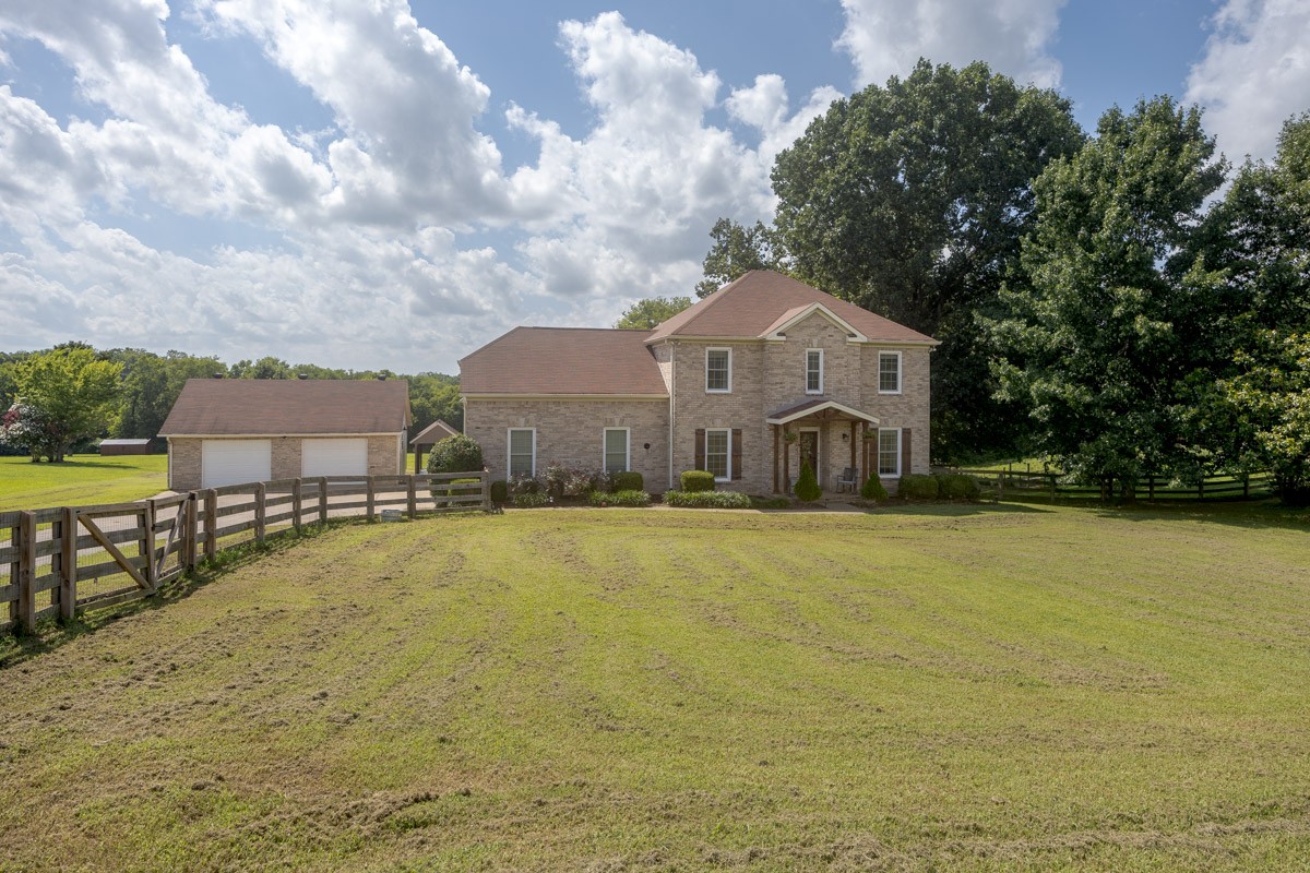 1376 Hunter Road