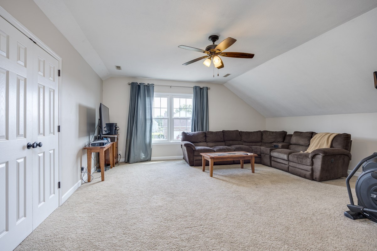 1376 Hunter Road