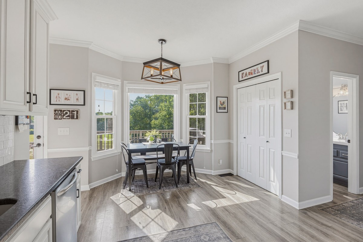 1376 Hunter Road