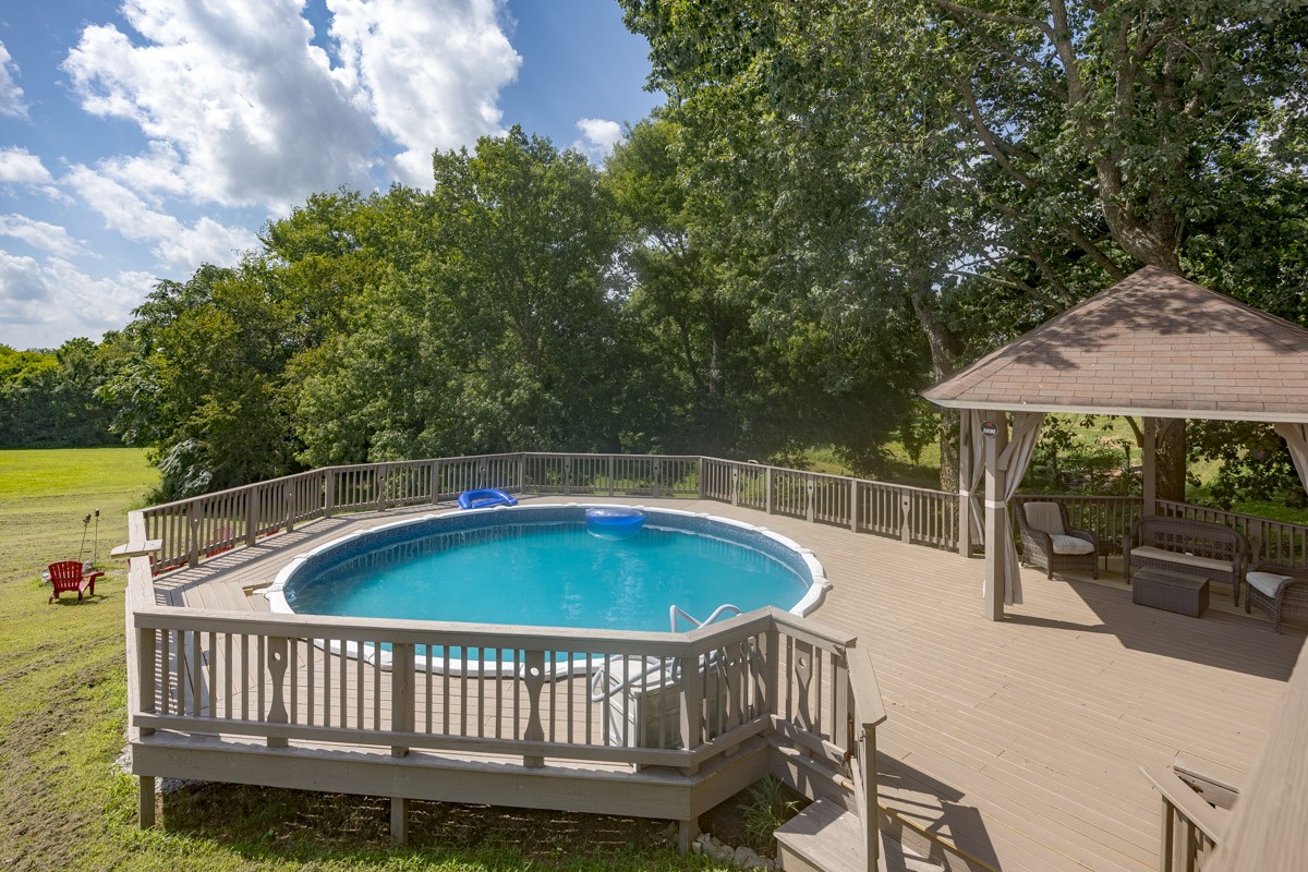 1376 Hunter Road