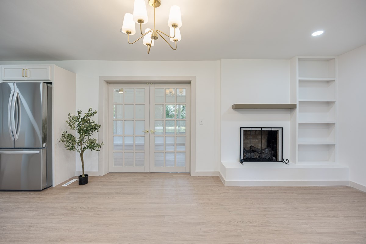 1707 Hillsboro Rd