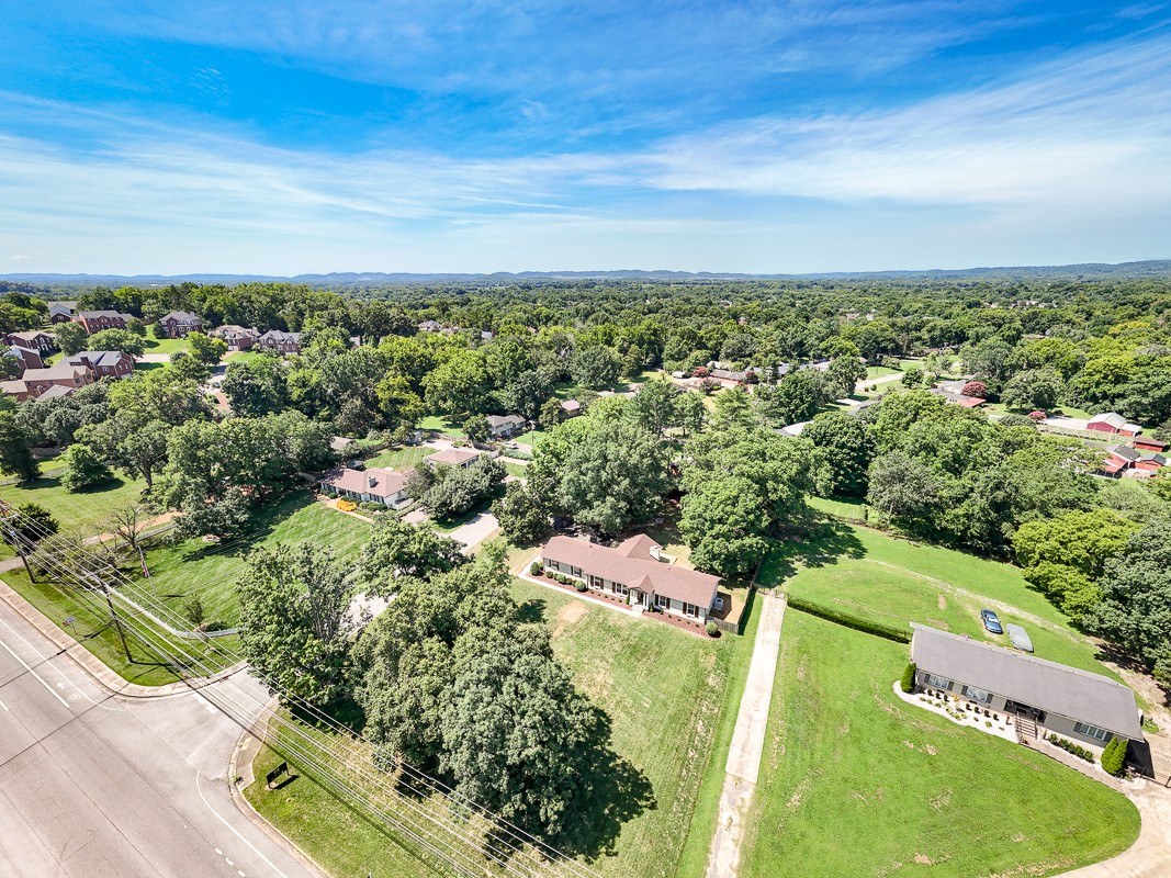 1707 Hillsboro Rd