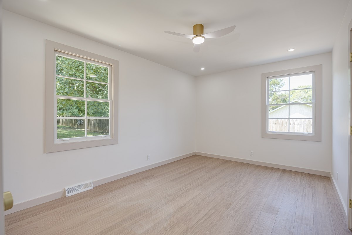 1707 Hillsboro Rd