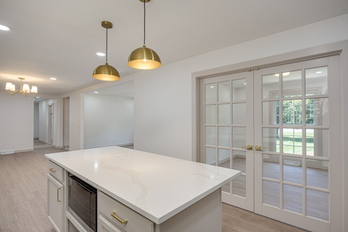 1707 Hillsboro Rd