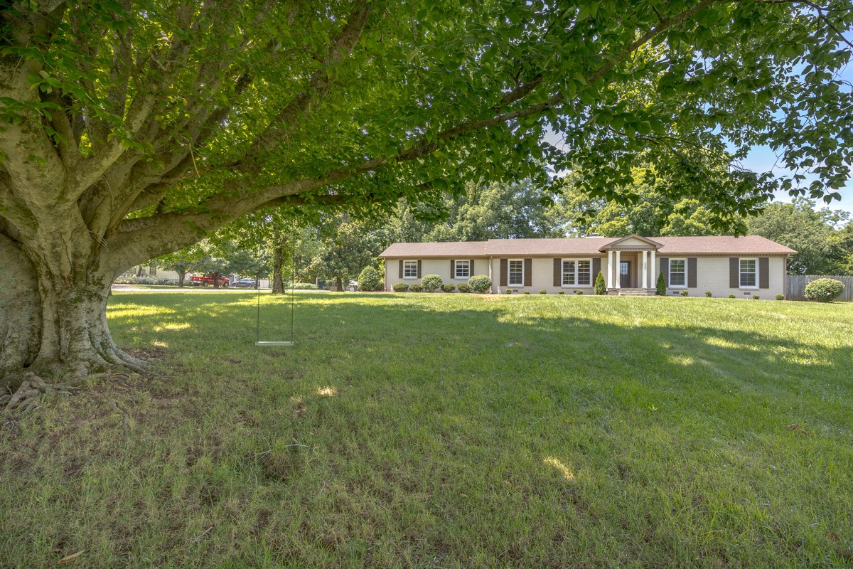 1707 Hillsboro Rd