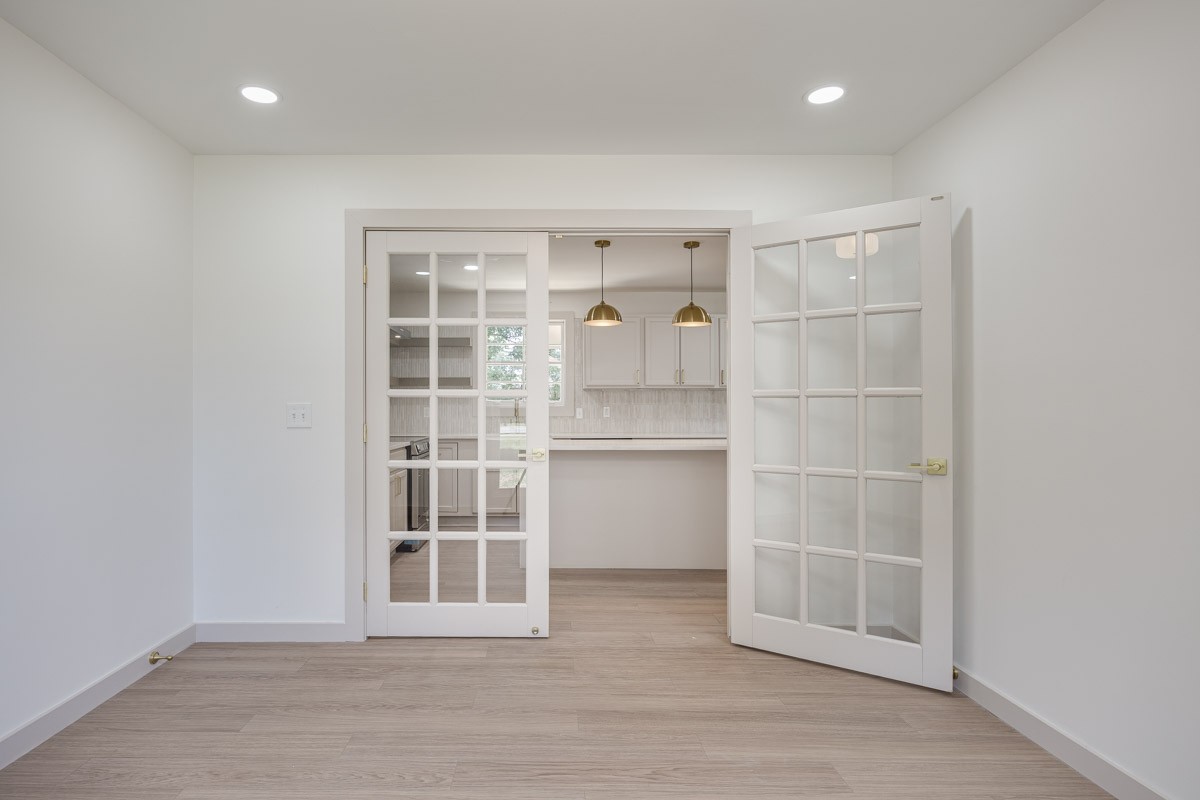 1707 Hillsboro Rd