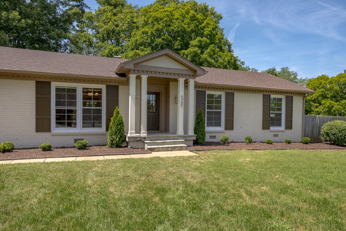 1707 Hillsboro Rd