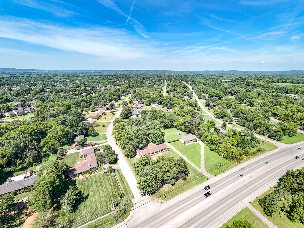 1707 Hillsboro Rd