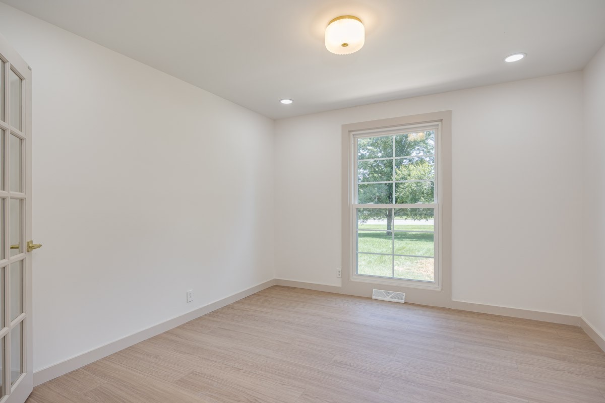 1707 Hillsboro Rd
