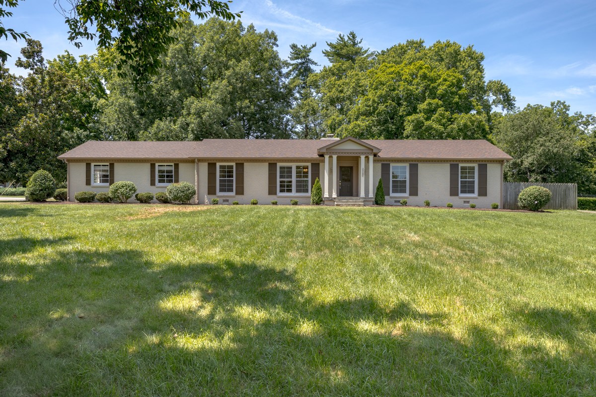 1707 Hillsboro Rd