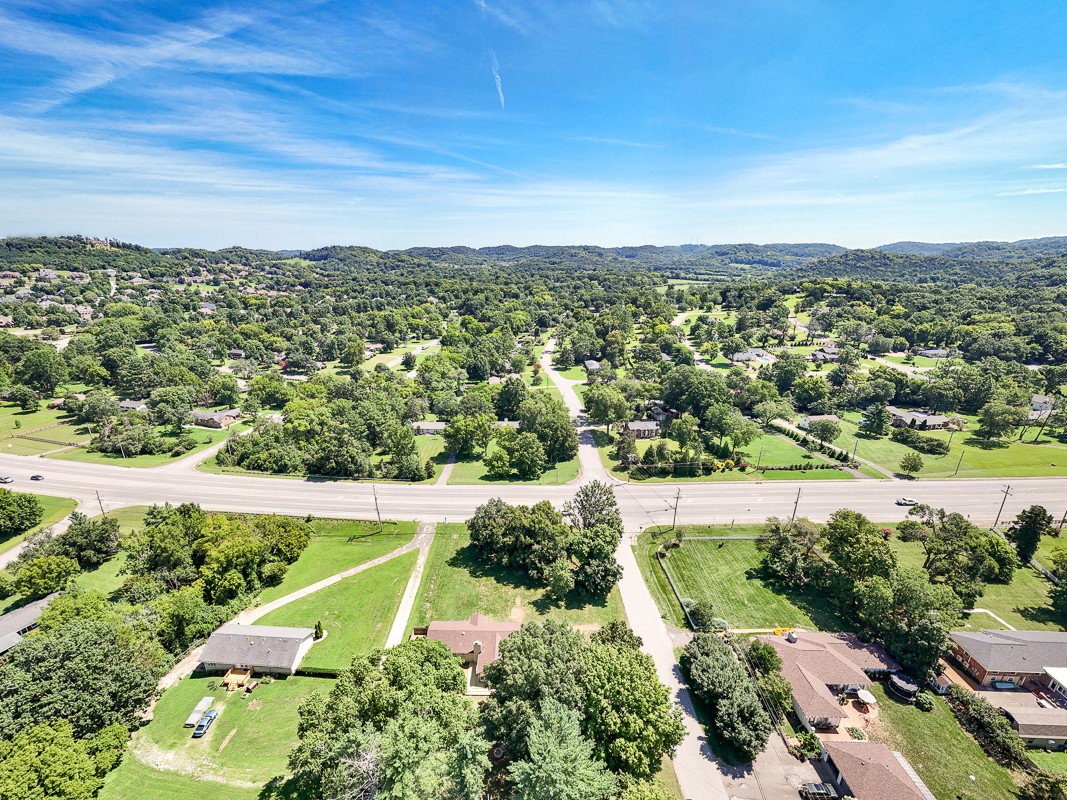 1707 Hillsboro Rd