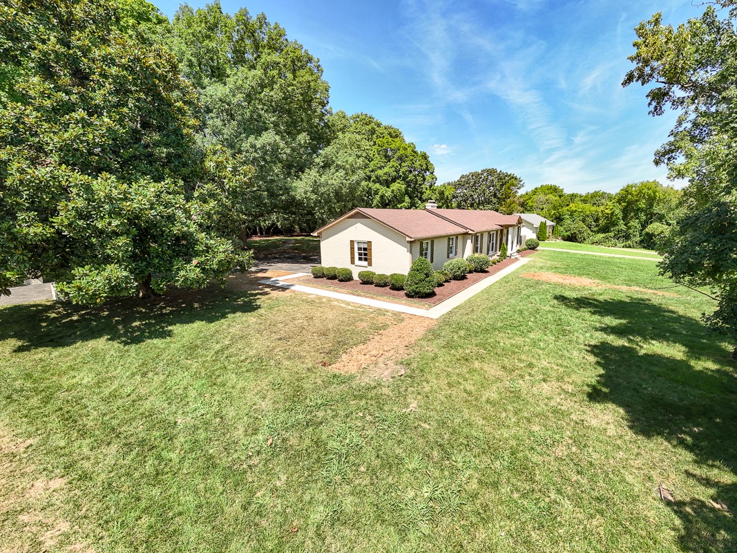 1707 Hillsboro Rd