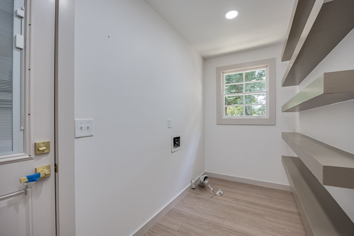 1707 Hillsboro Rd
