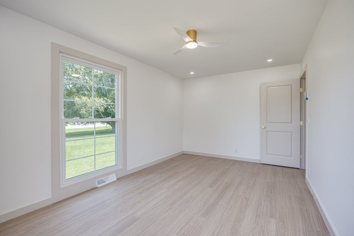 1707 Hillsboro Rd