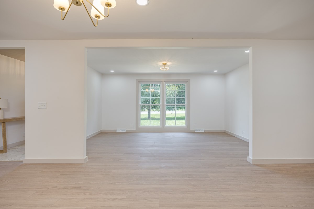 1707 Hillsboro Rd