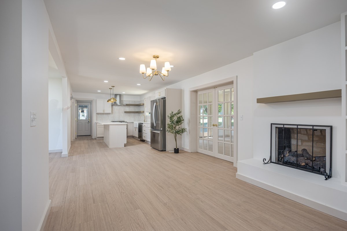 1707 Hillsboro Rd