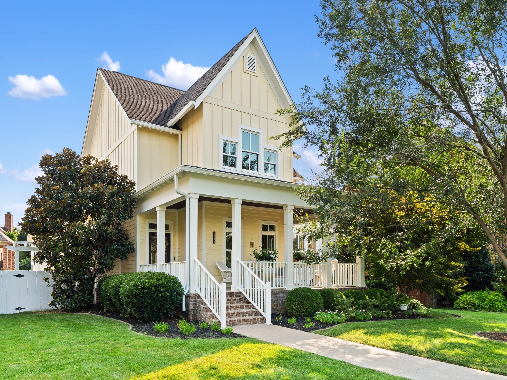 3404 Colebrook Dr