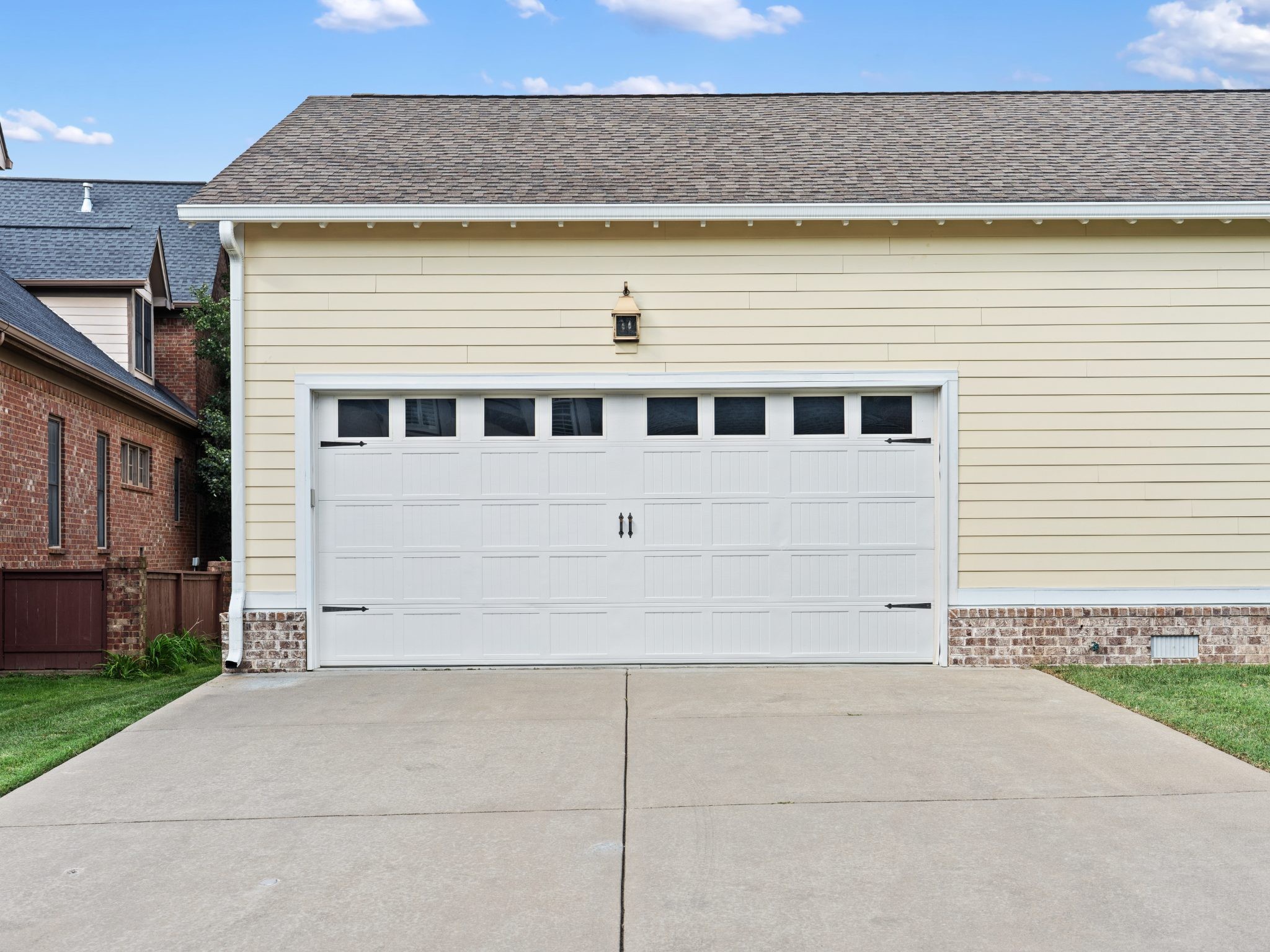 3404 Colebrook Dr